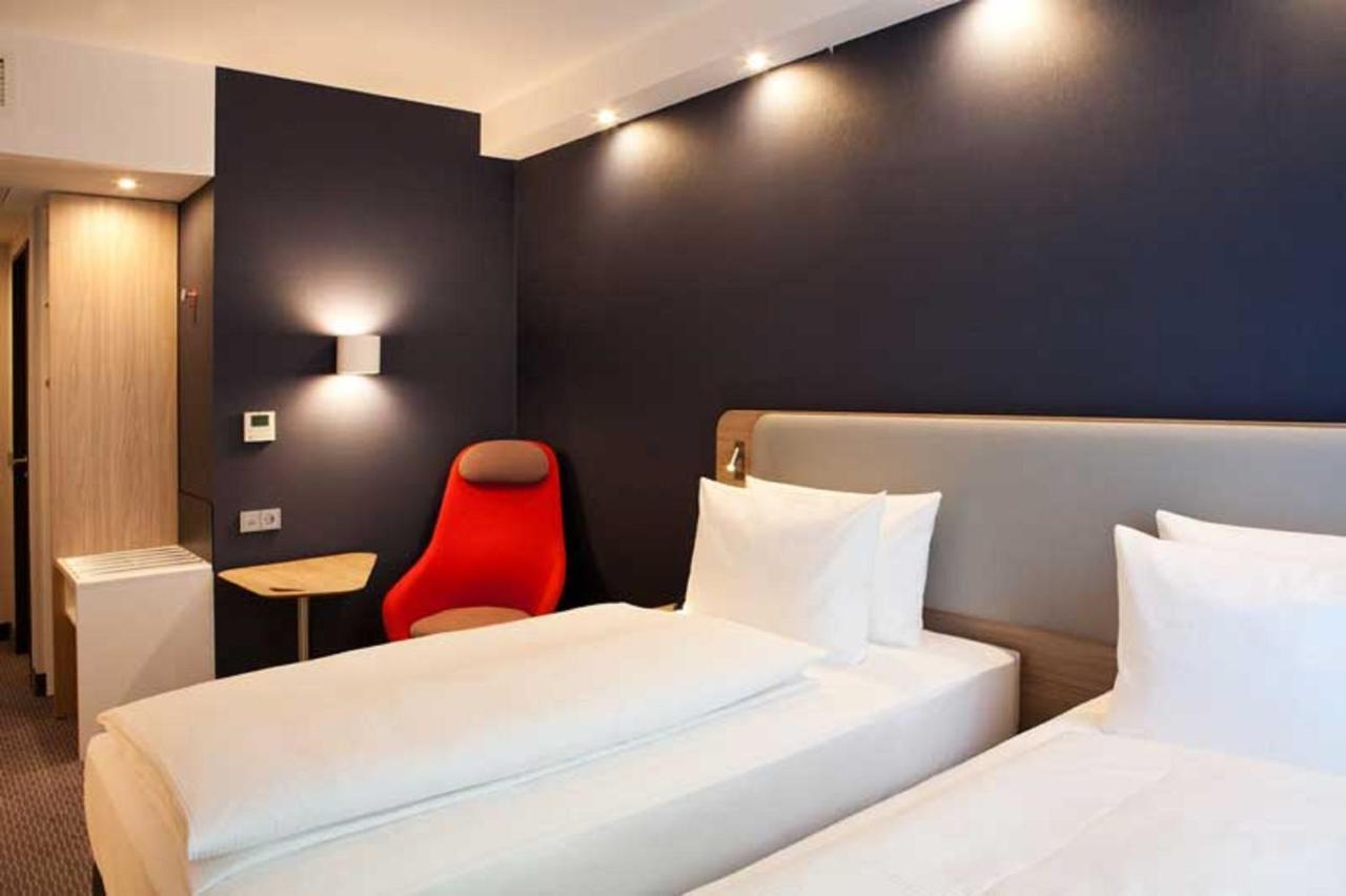 Holiday Inn Express Fuerth By Ihg Exterior photo
