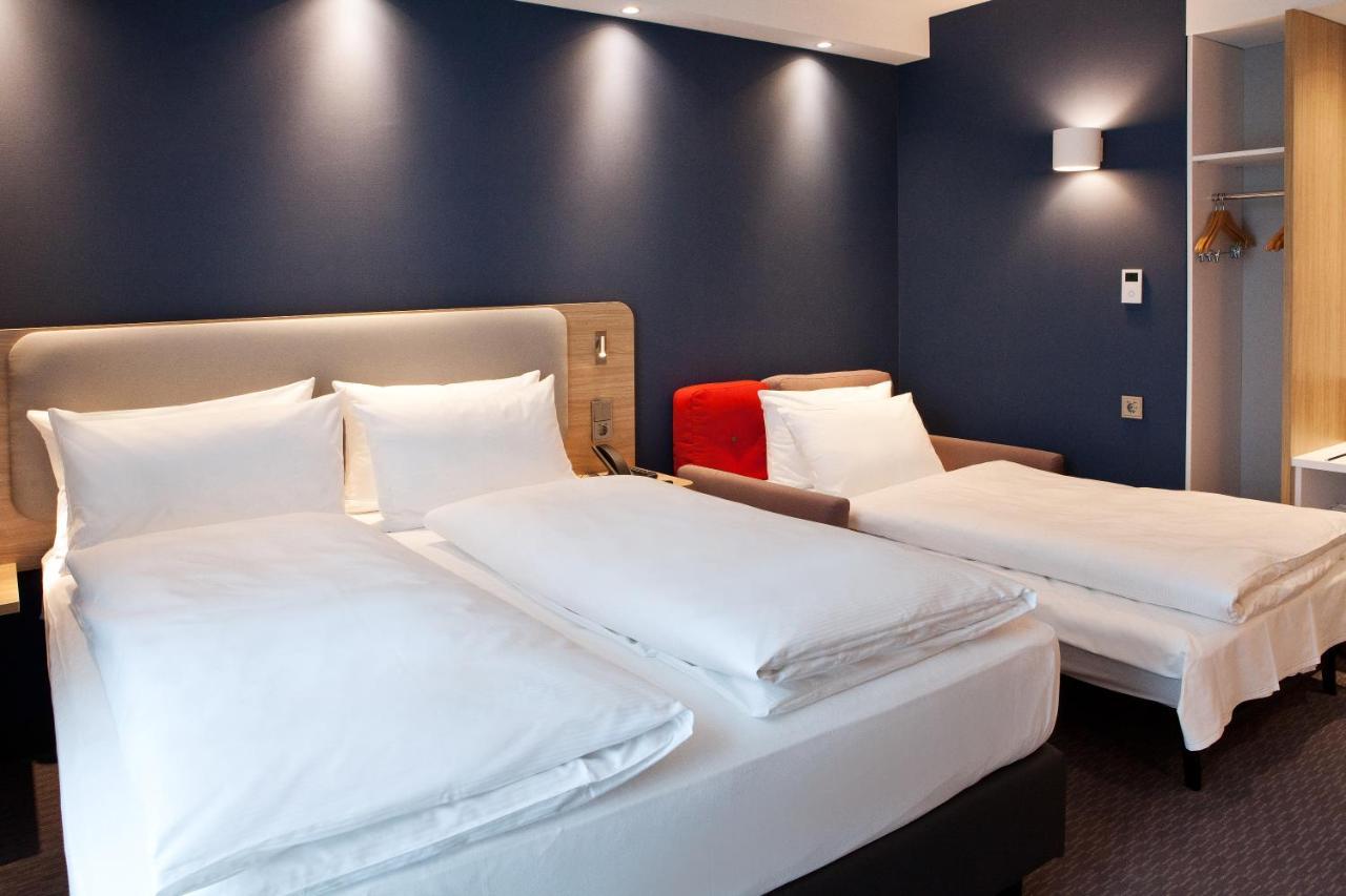 Holiday Inn Express Fuerth By Ihg Exterior photo