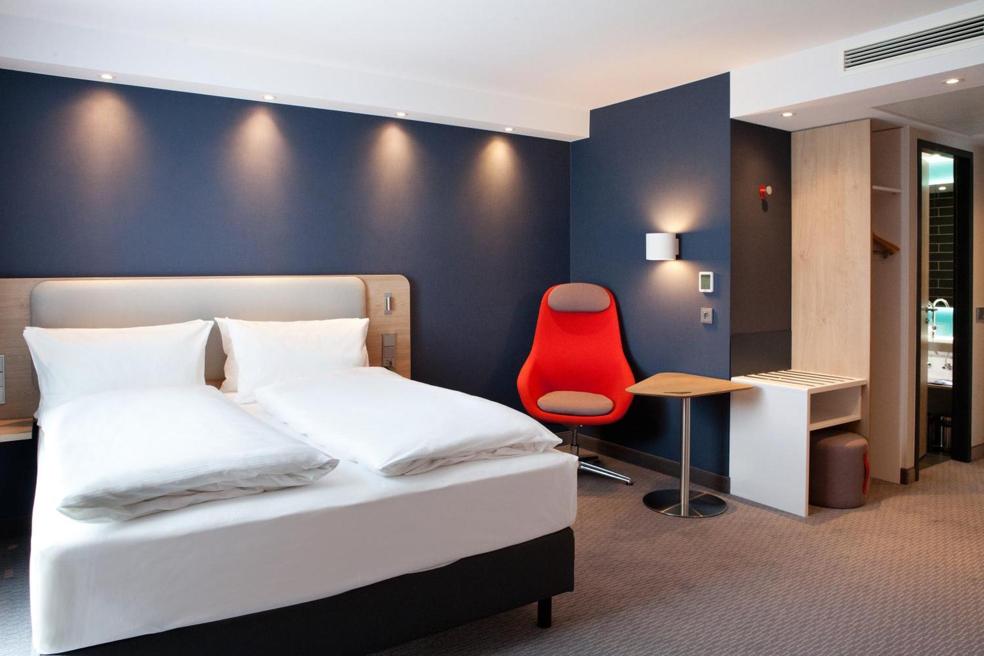 Holiday Inn Express Fuerth By Ihg Exterior photo
