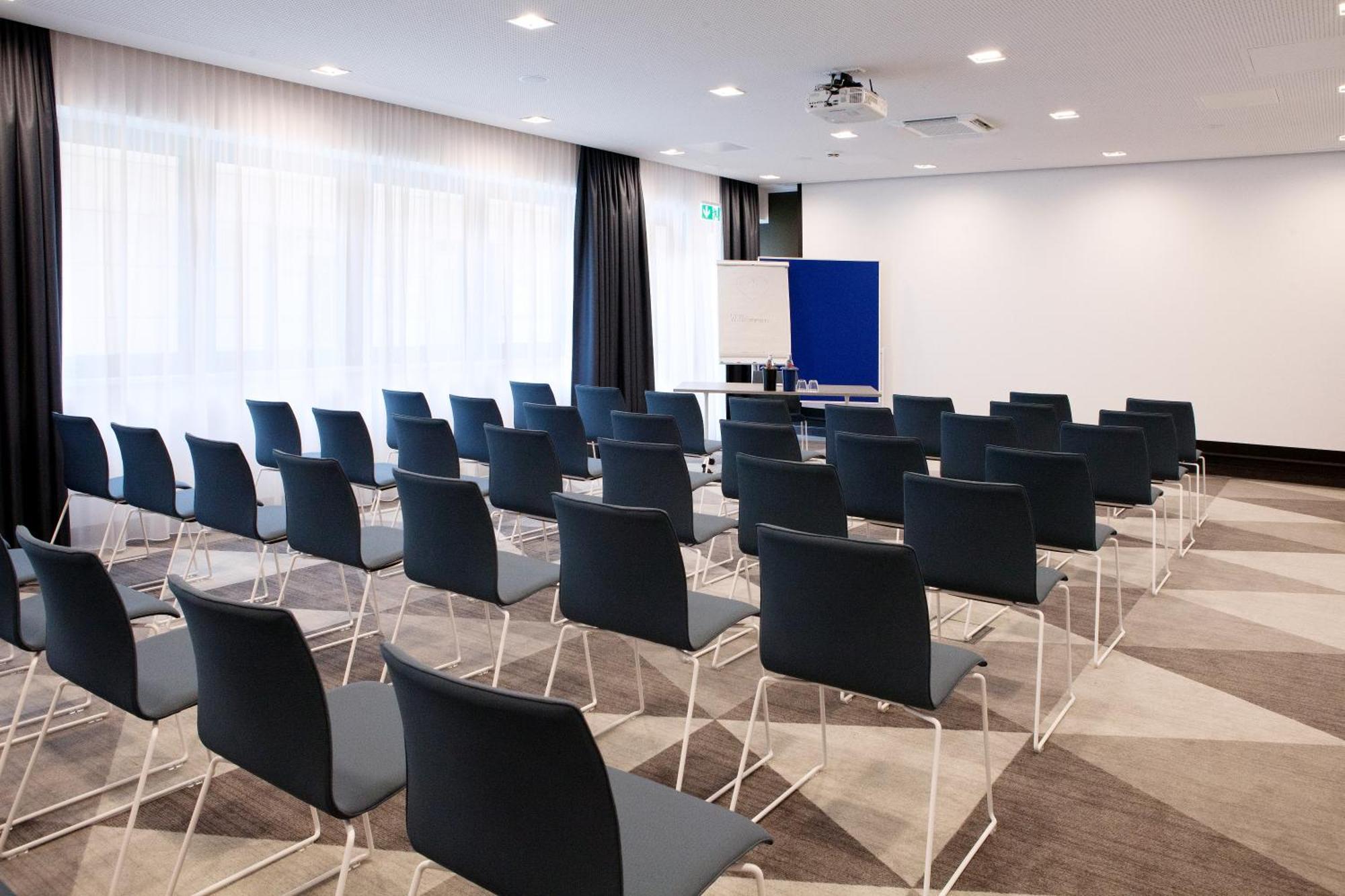 Holiday Inn Express Fuerth By Ihg Exterior photo
